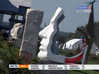 Экскурсия по парку «Легенда» равна кругосветному путешествию по миру искусства Экскурсия по парку «Легенда» равна кругосветному путешествию по миру искусства